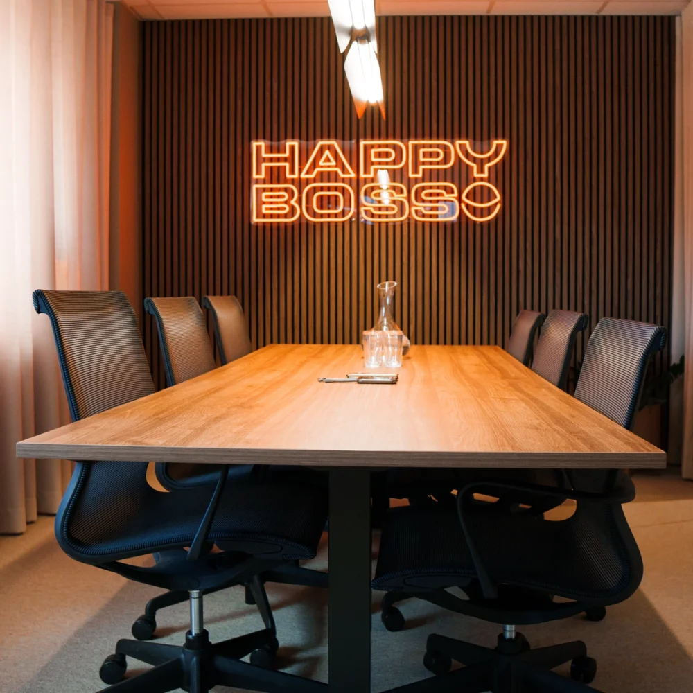 half-image-happy-boss-8